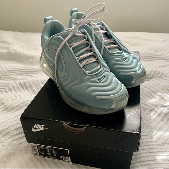 Nike Air Max 720 SE